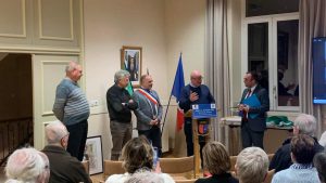 il comune saluto del parroco